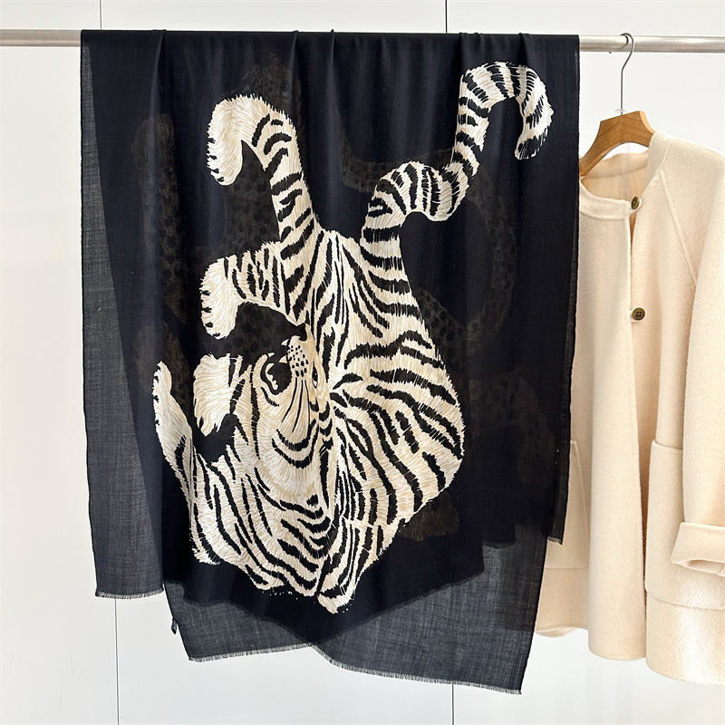 Löwenmuster, Quasten, Kaschmir – Winter Clothing Hong Kong Bewertung und Preis